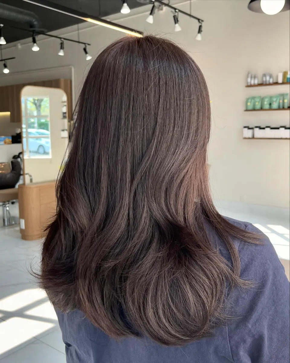 Mocha brown layered cut